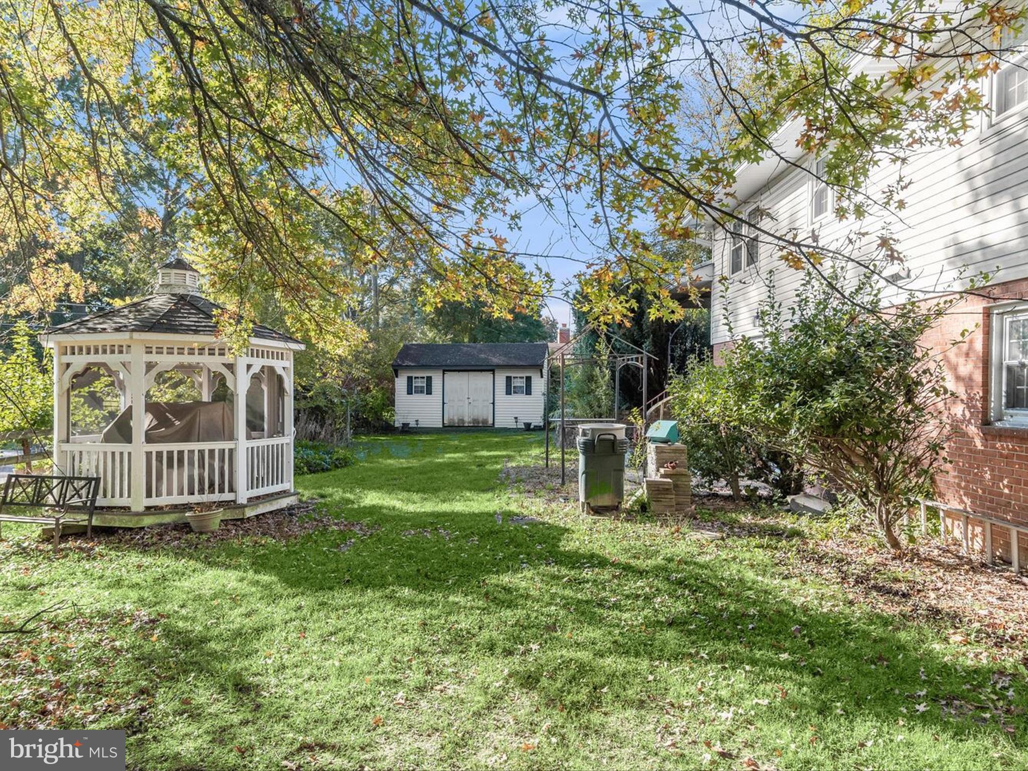 FONT HILL MANOR - Residential