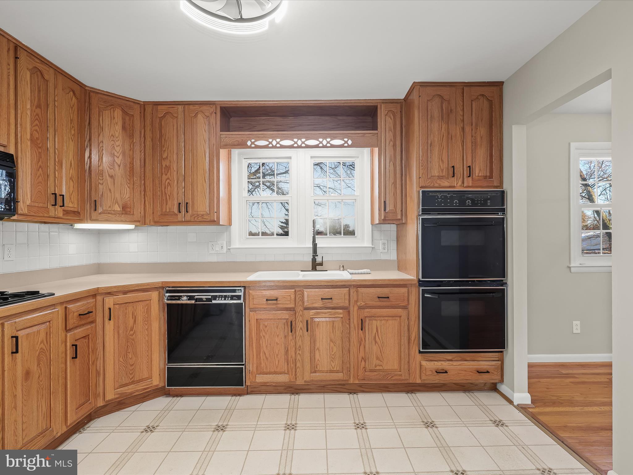 FONT HILL MANOR - Residential