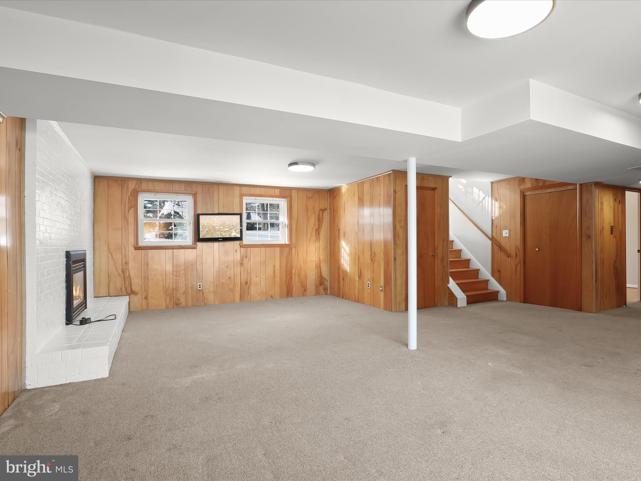 FONT HILL MANOR - Residential