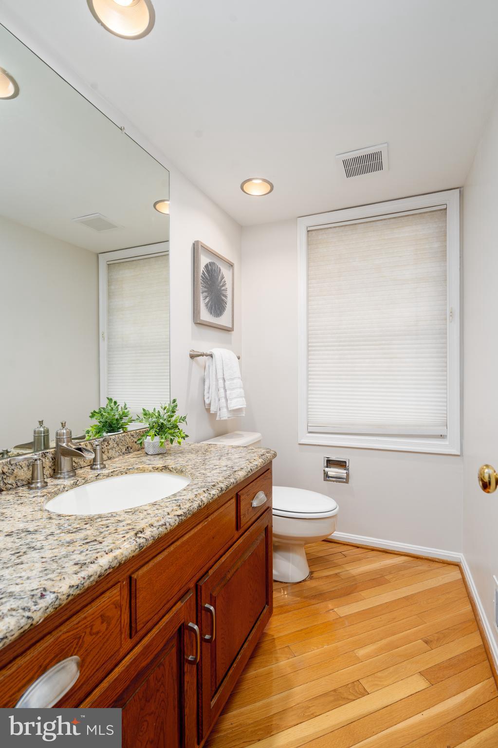 DUMONT OAKS - Residential