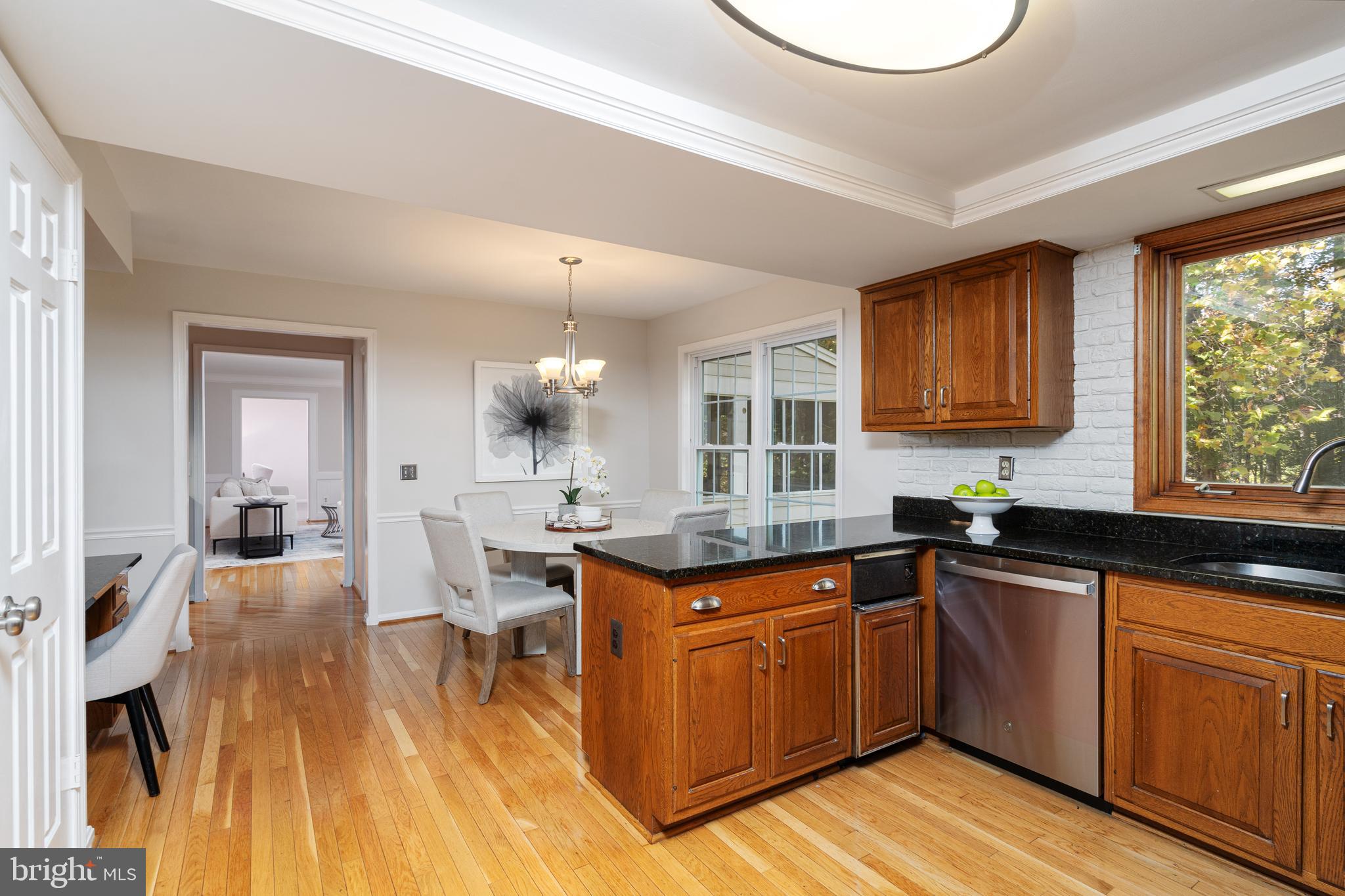 DUMONT OAKS - Residential