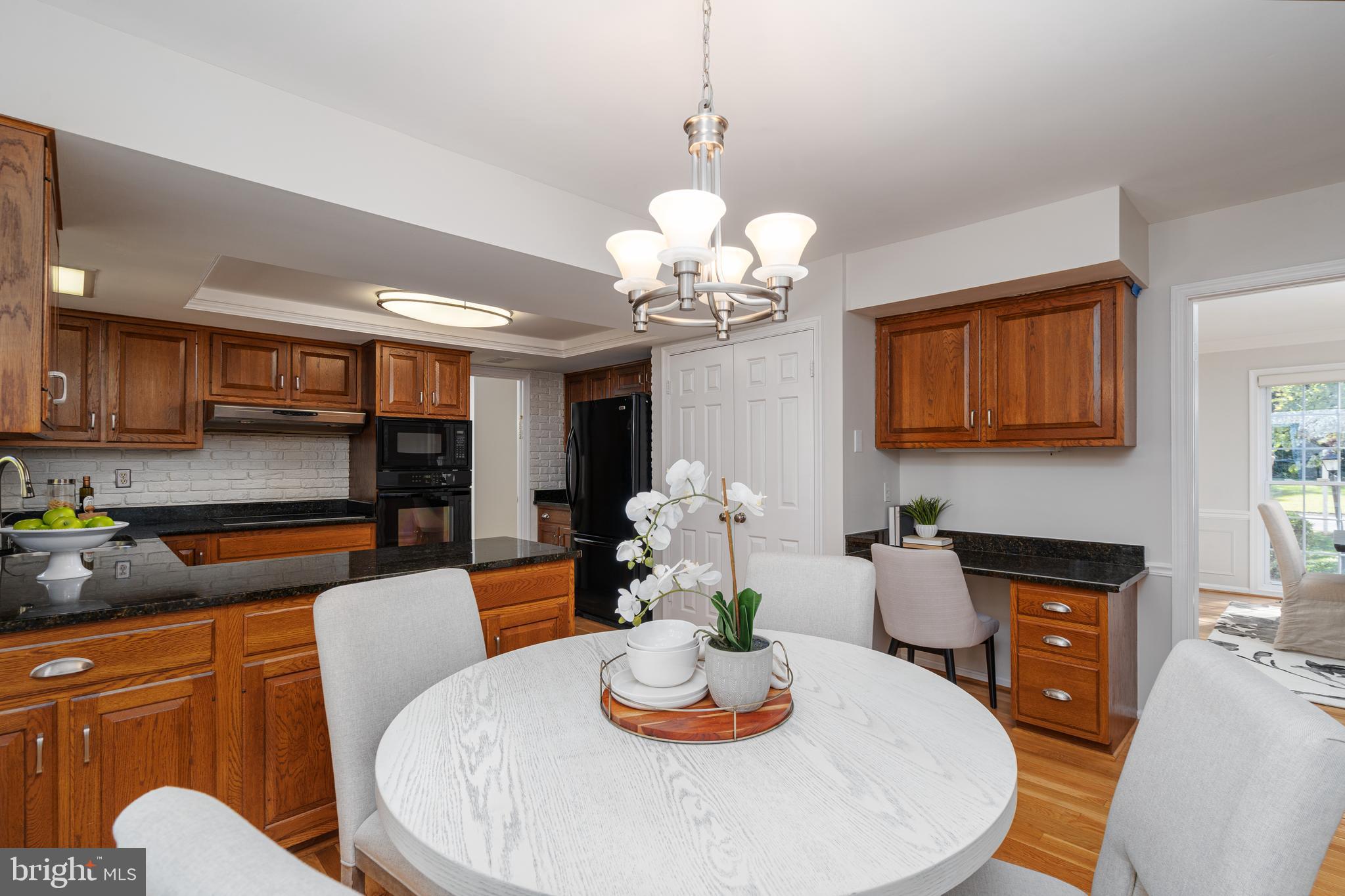 DUMONT OAKS - Residential