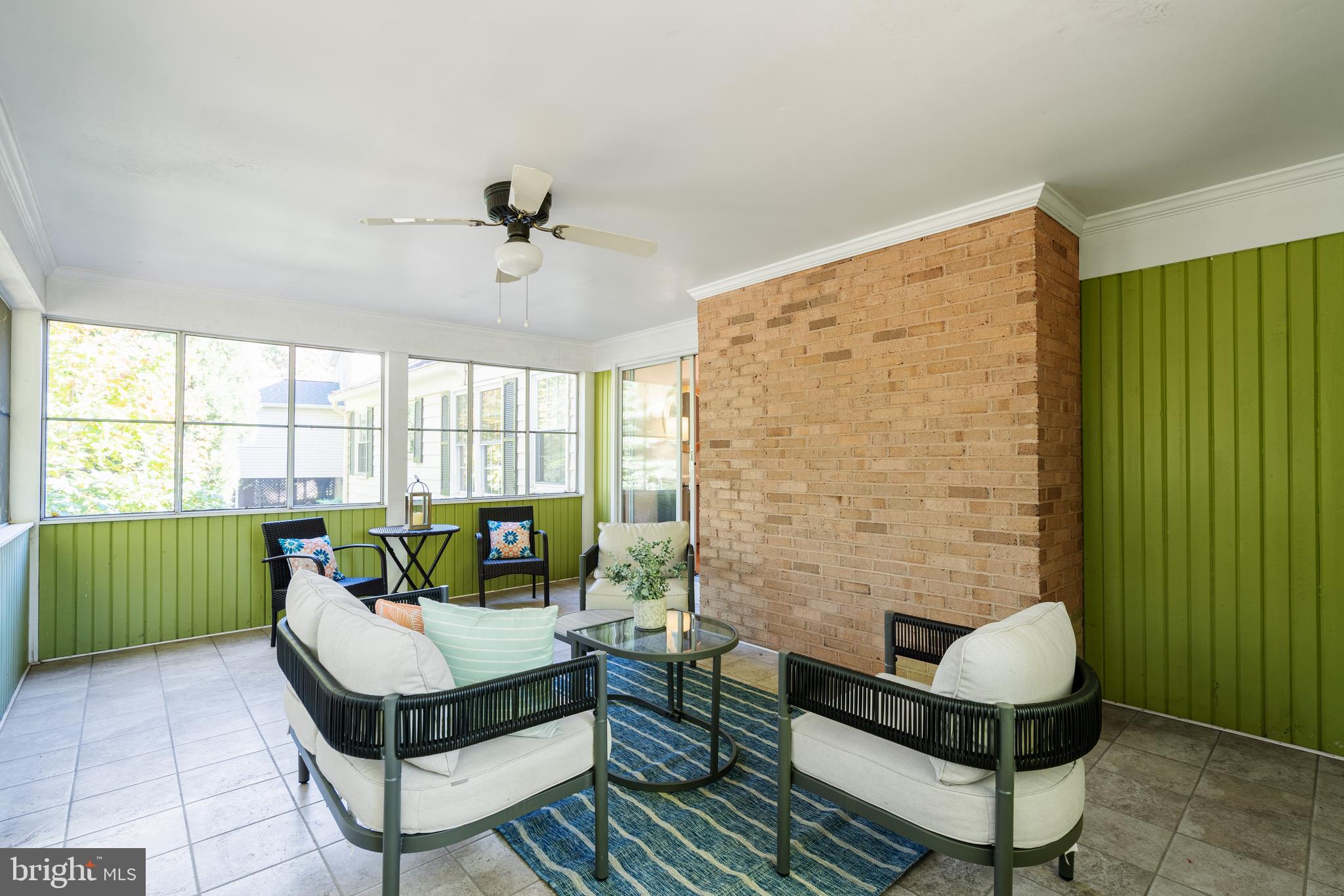 DUMONT OAKS - Residential