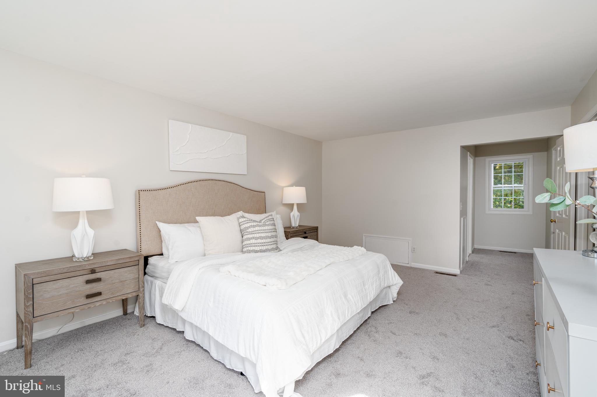 DUMONT OAKS - Residential