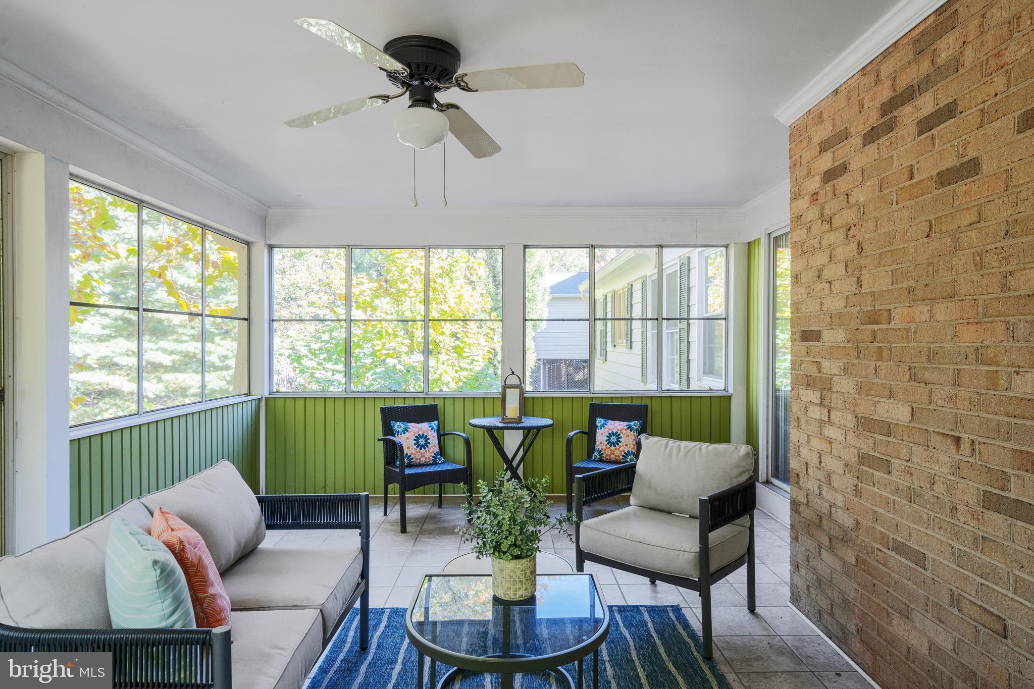 DUMONT OAKS - Residential