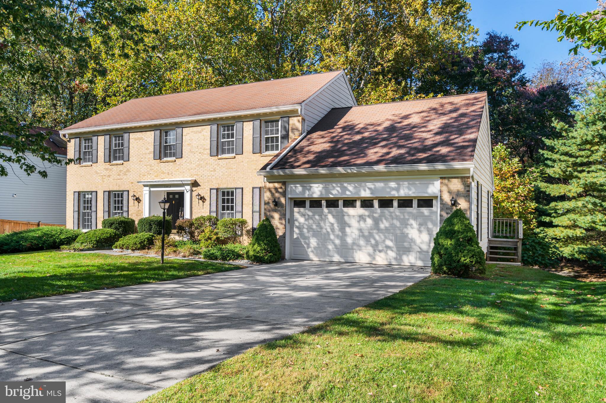 DUMONT OAKS - Residential