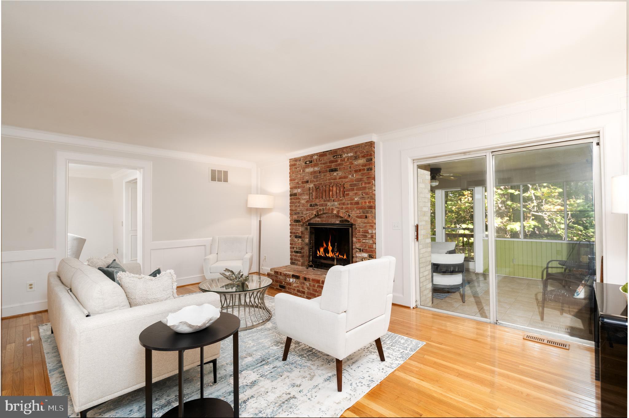 DUMONT OAKS - Residential