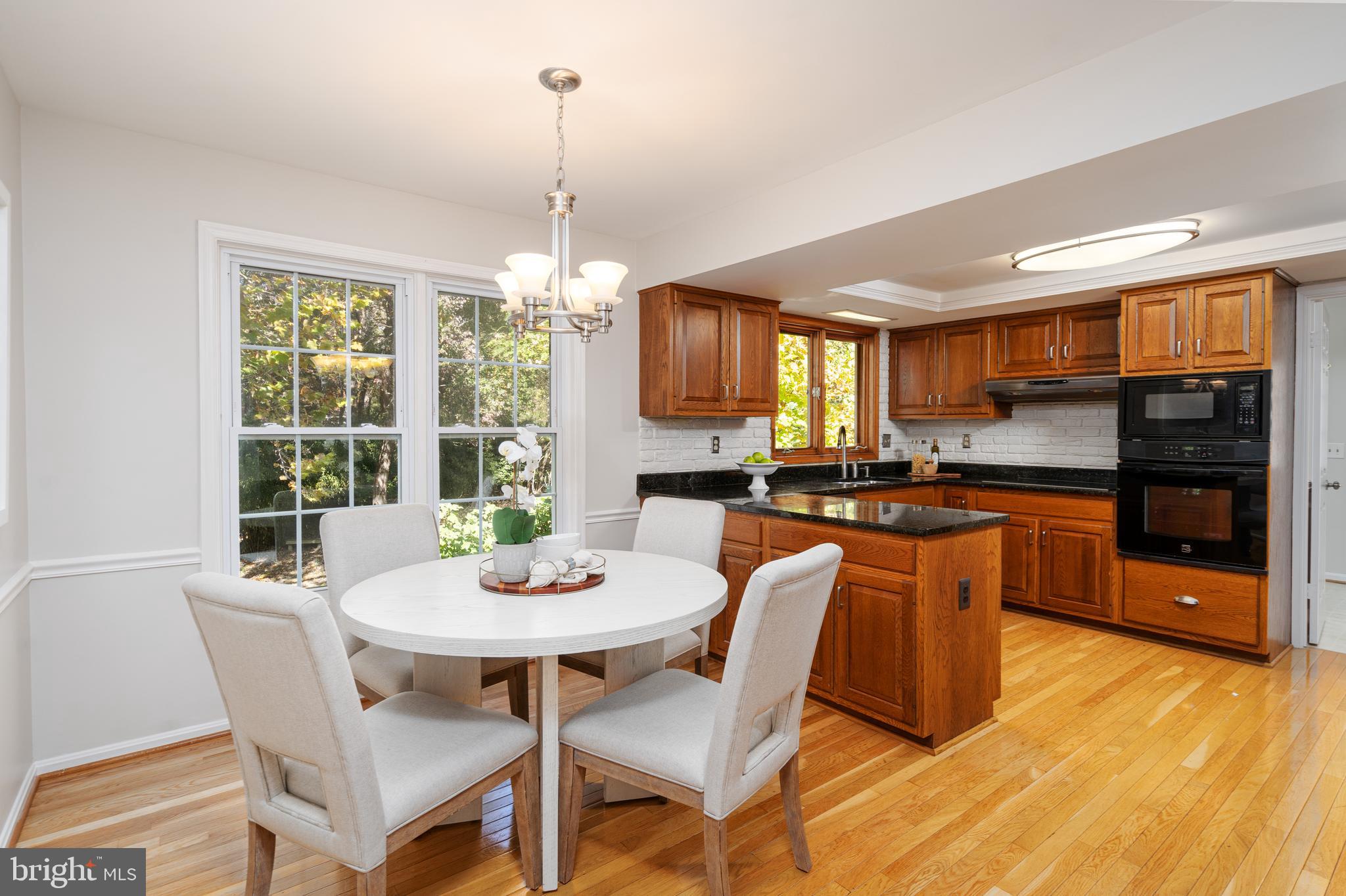 DUMONT OAKS - Residential