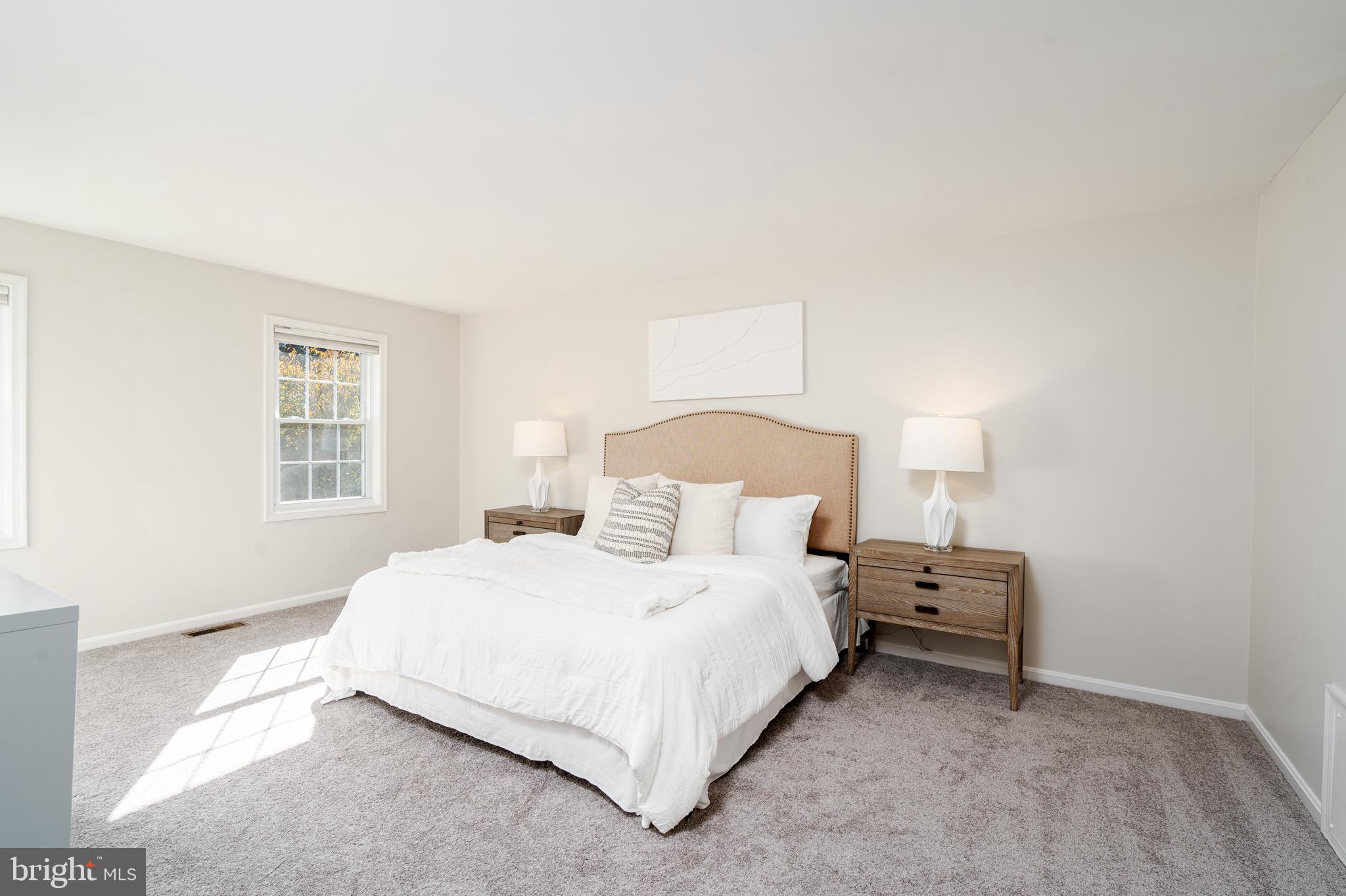 DUMONT OAKS - Residential