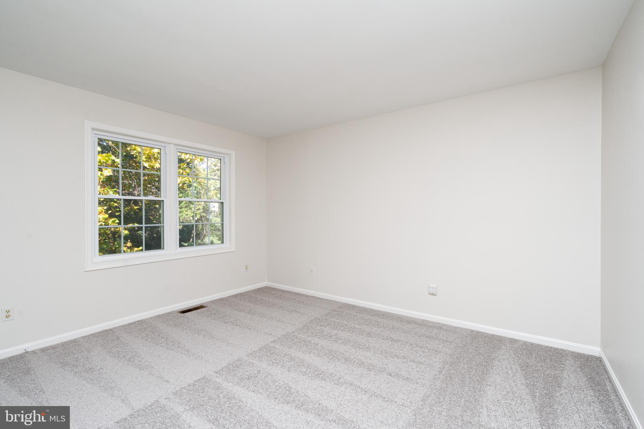 DUMONT OAKS - Residential