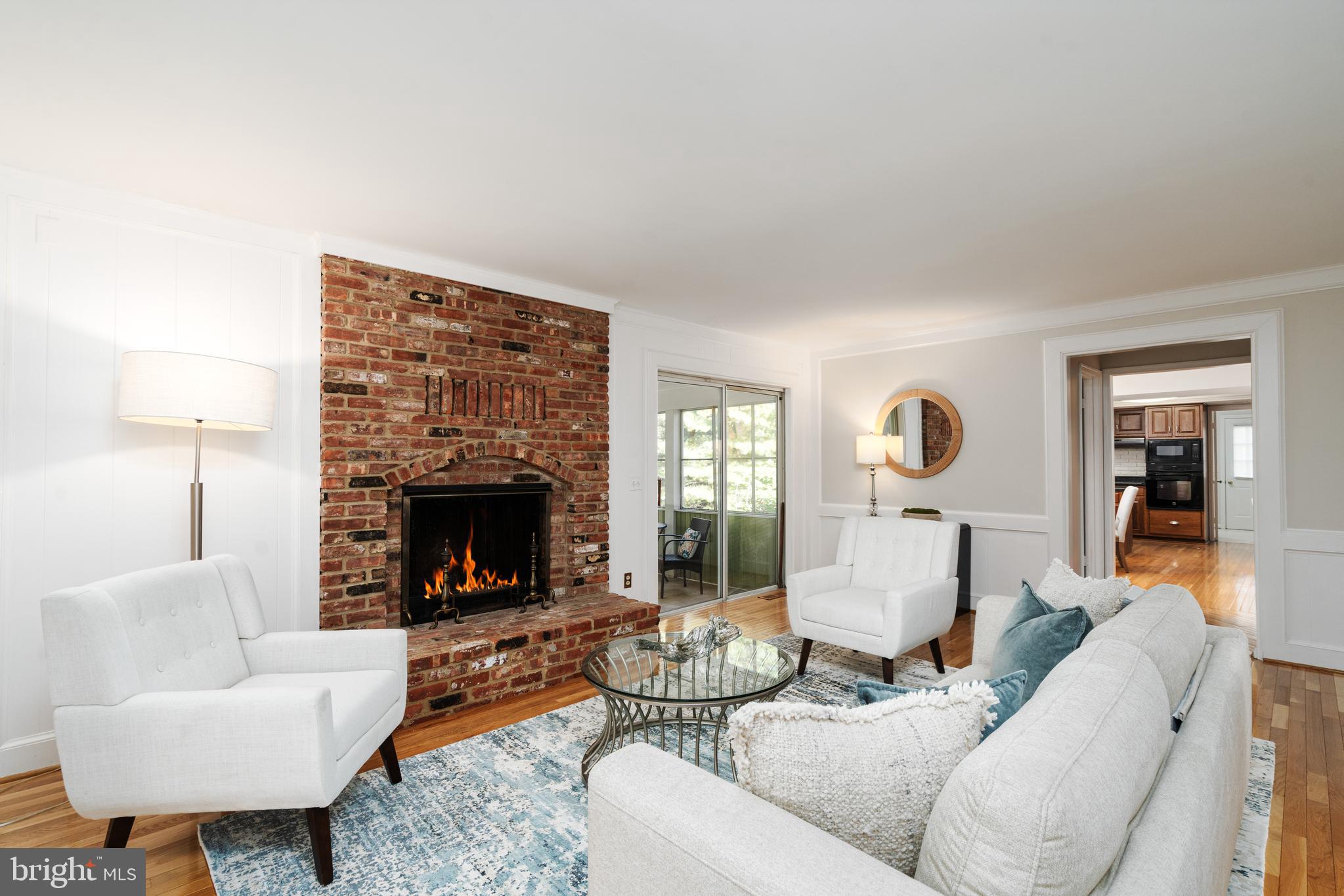 DUMONT OAKS - Residential