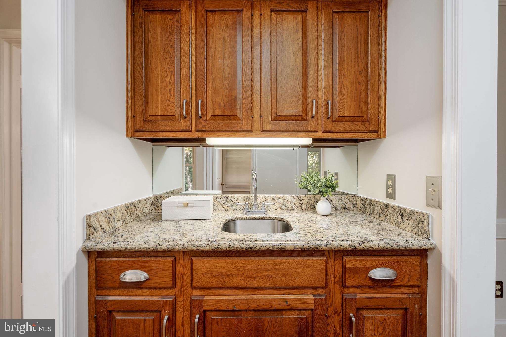 DUMONT OAKS - Residential