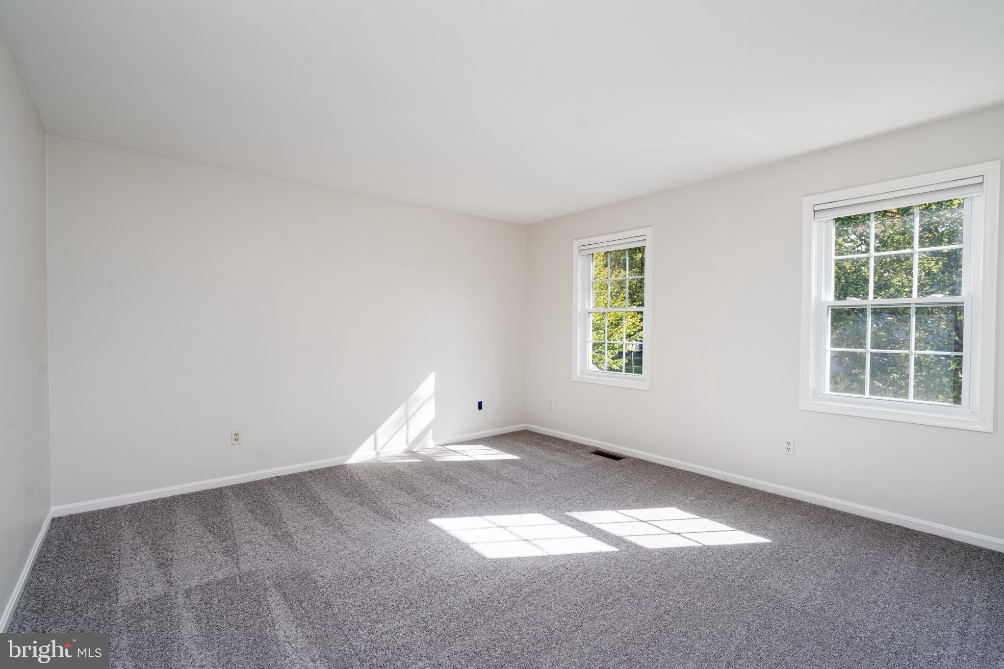 DUMONT OAKS - Residential