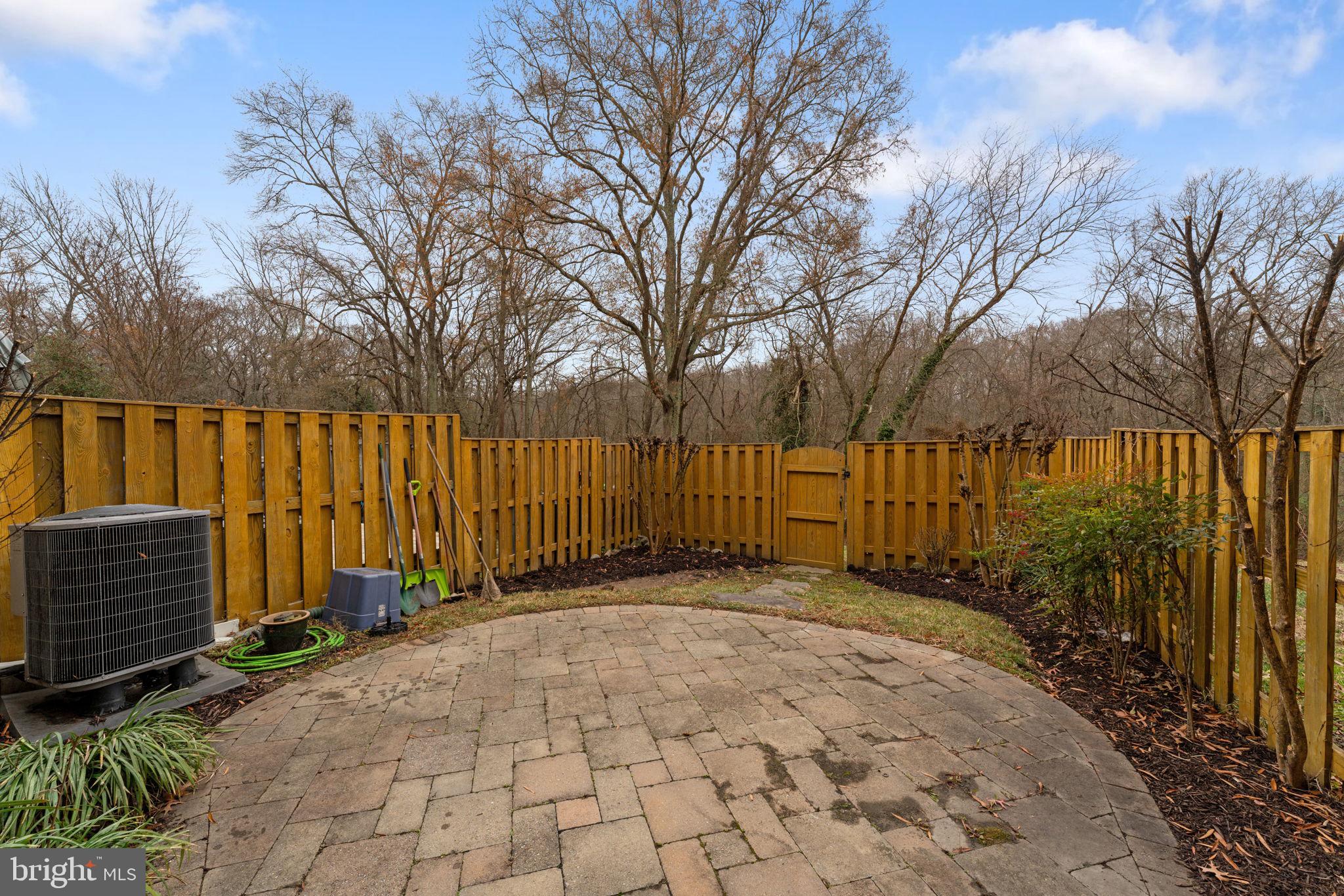 CROFTON SQUARE - Residential Lease