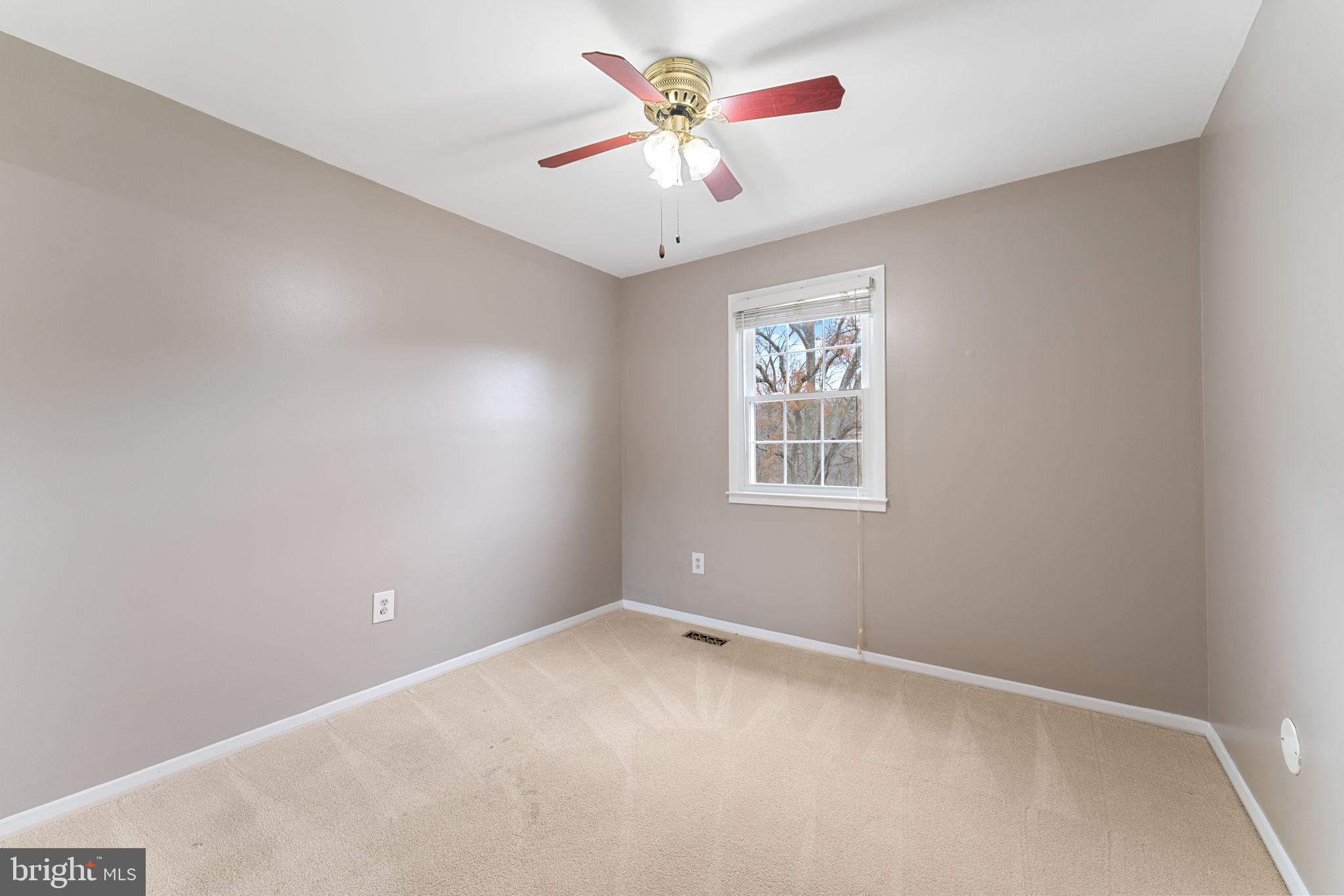 CROFTON SQUARE - Residential Lease