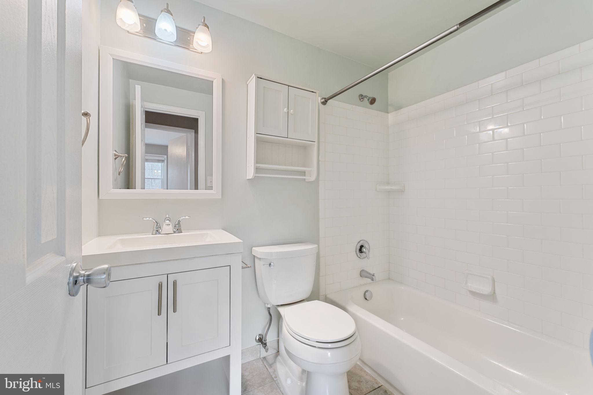 CROFTON SQUARE - Residential Lease