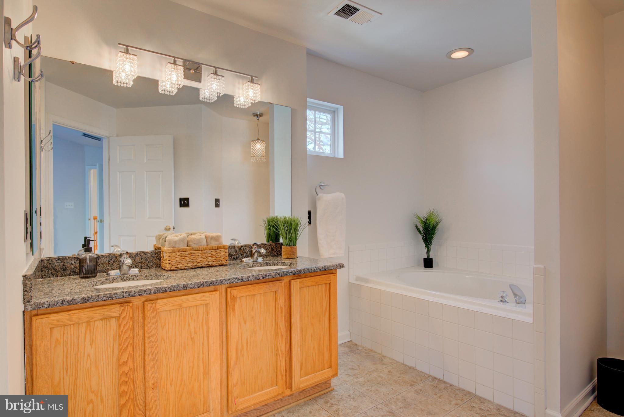 BROOKE FARM - Residential