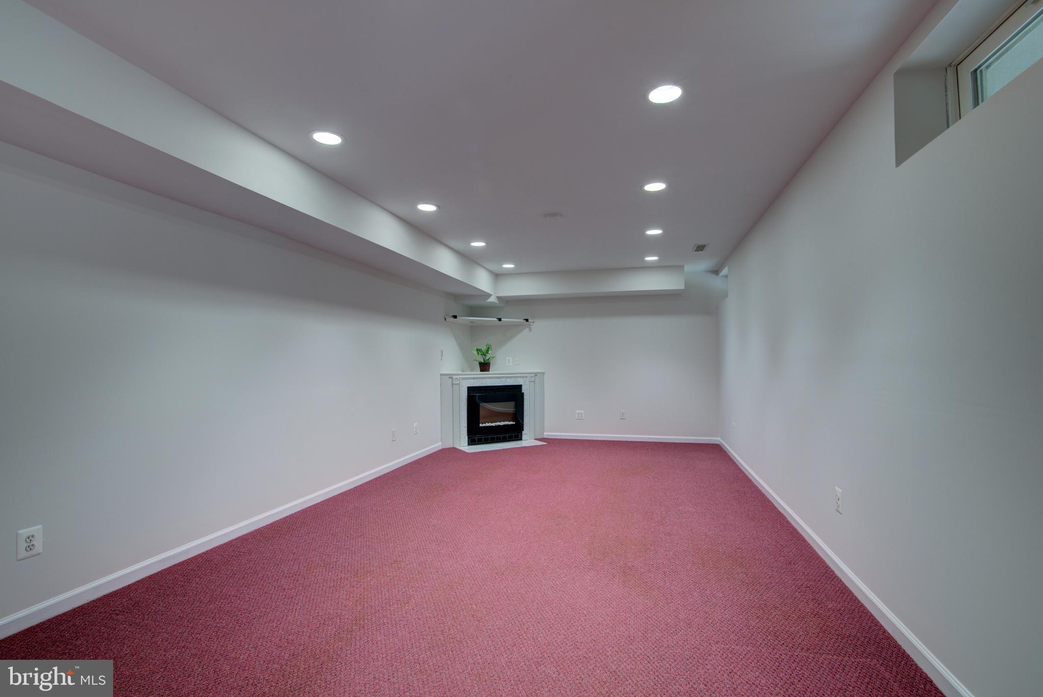 BROOKE FARM - Residential