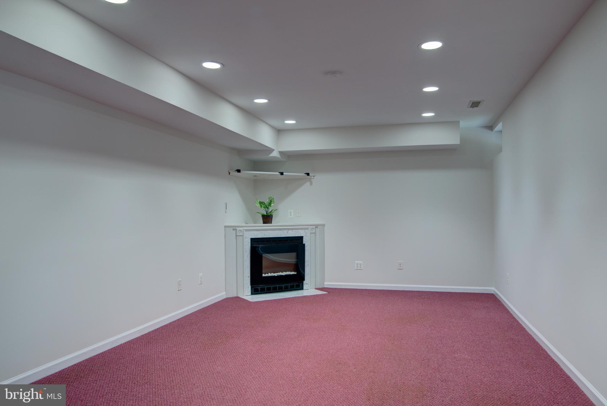 BROOKE FARM - Residential