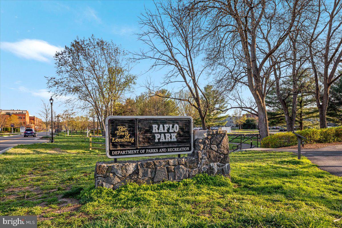 CRESCENT PLACE - Residential