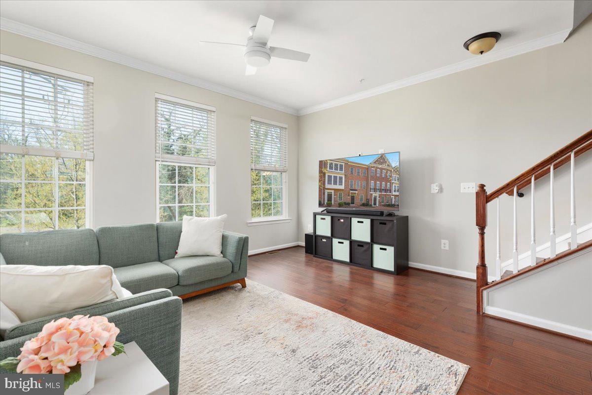 CRESCENT PLACE - Residential