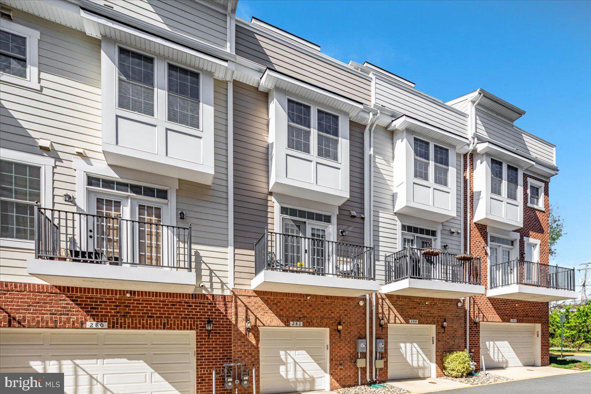 CRESCENT PLACE - Residential