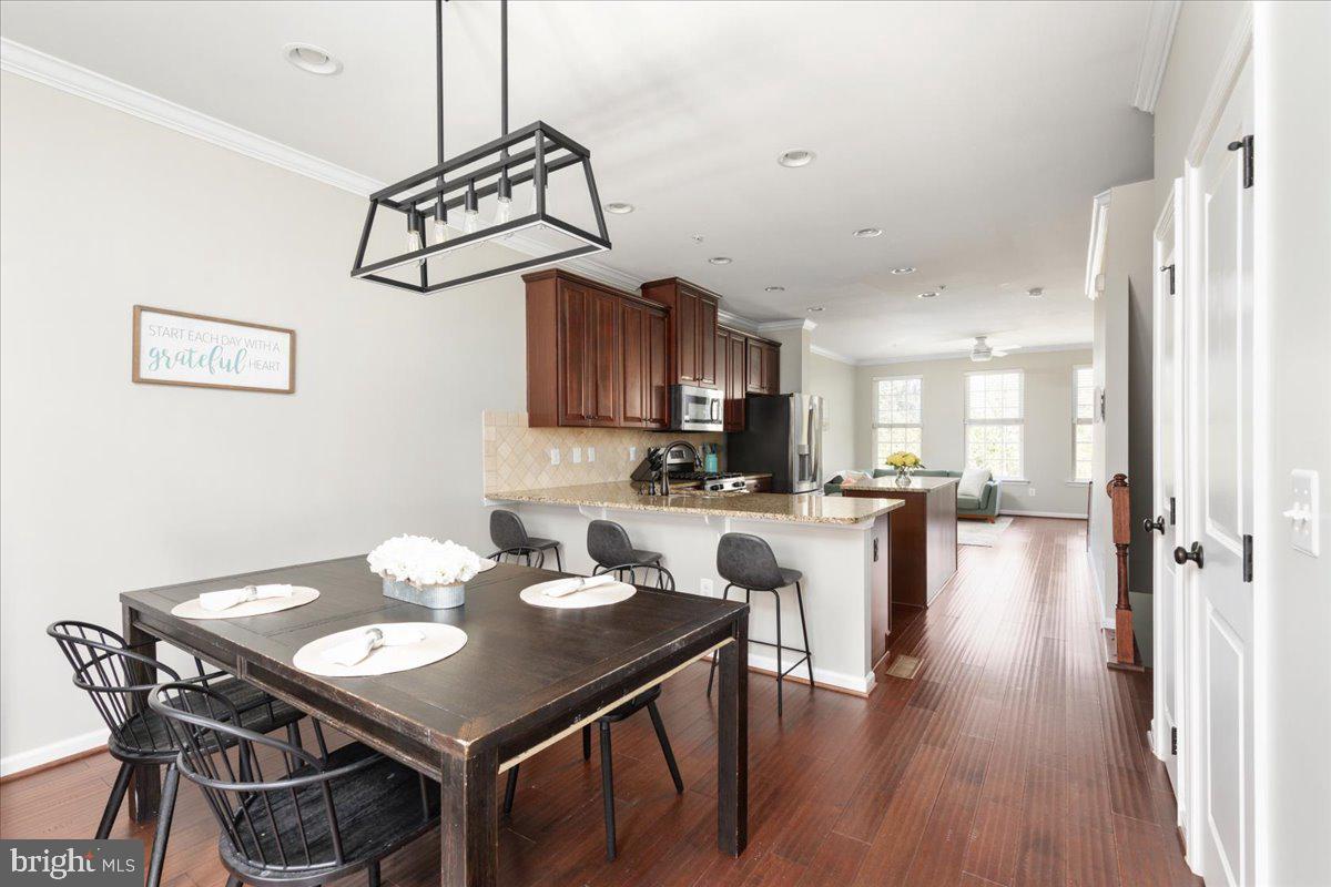 CRESCENT PLACE - Residential