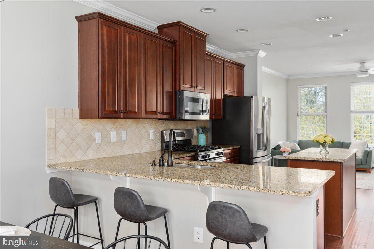 CRESCENT PLACE - Residential