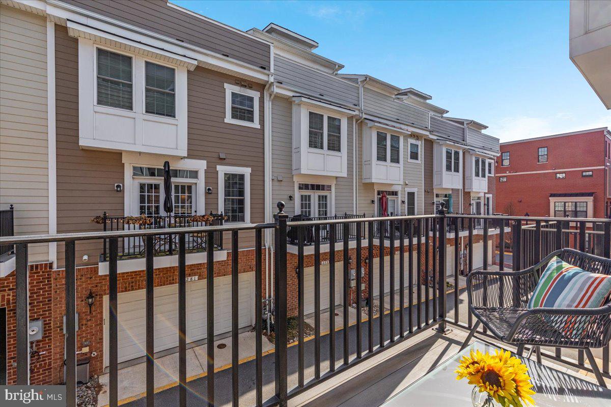 CRESCENT PLACE - Residential