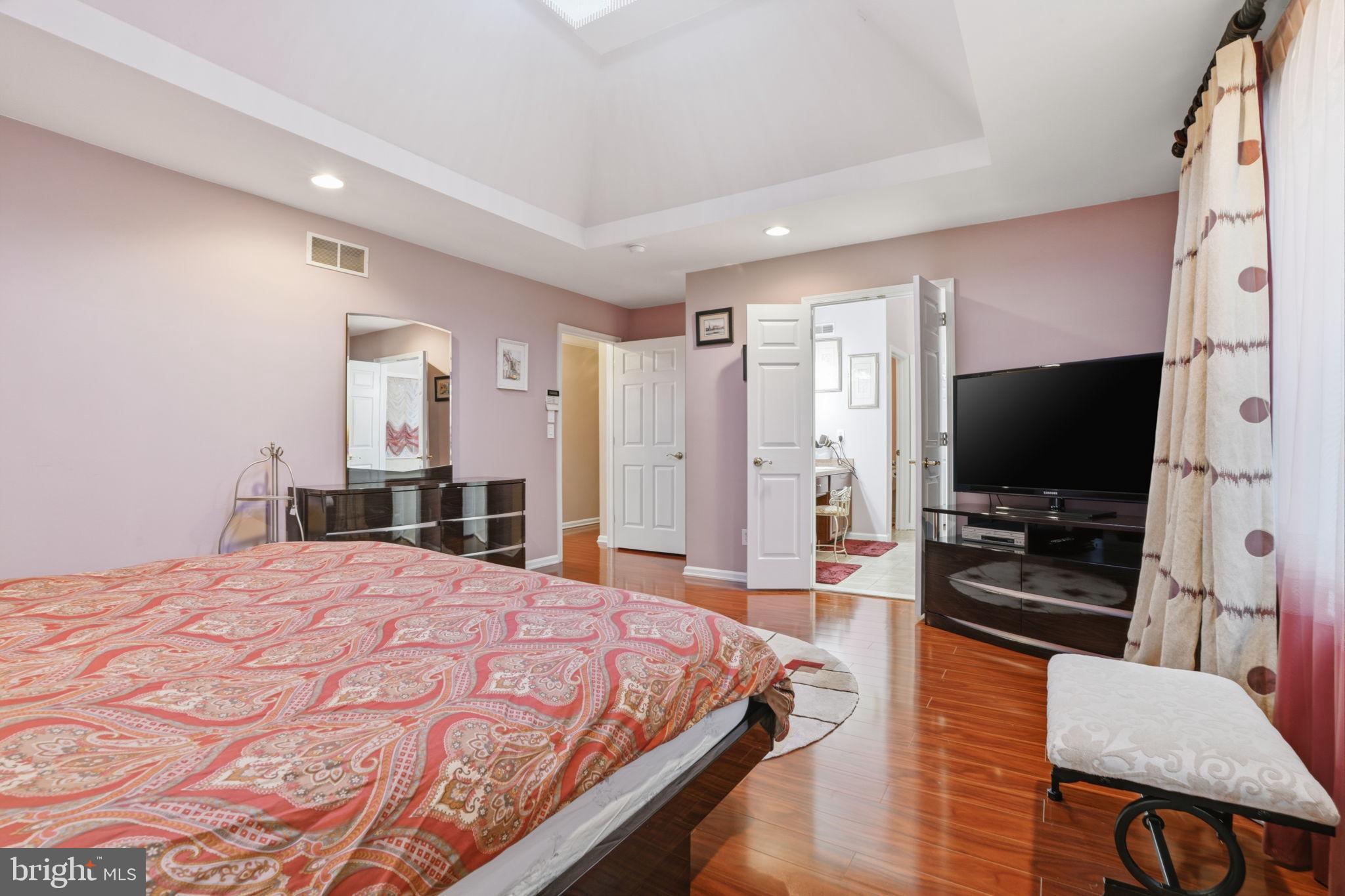 JUSTA FARMS - Residential