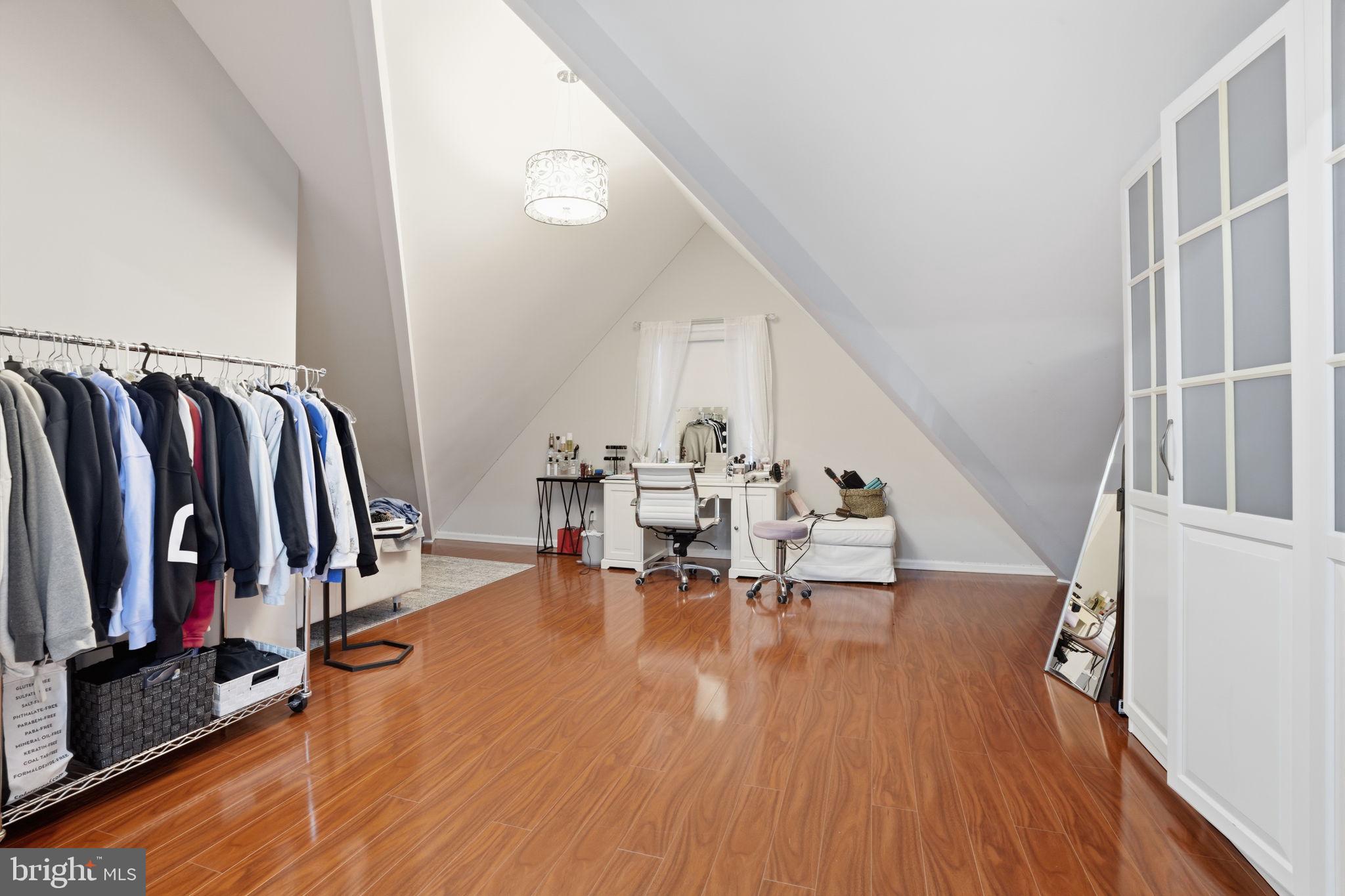 JUSTA FARMS - Residential