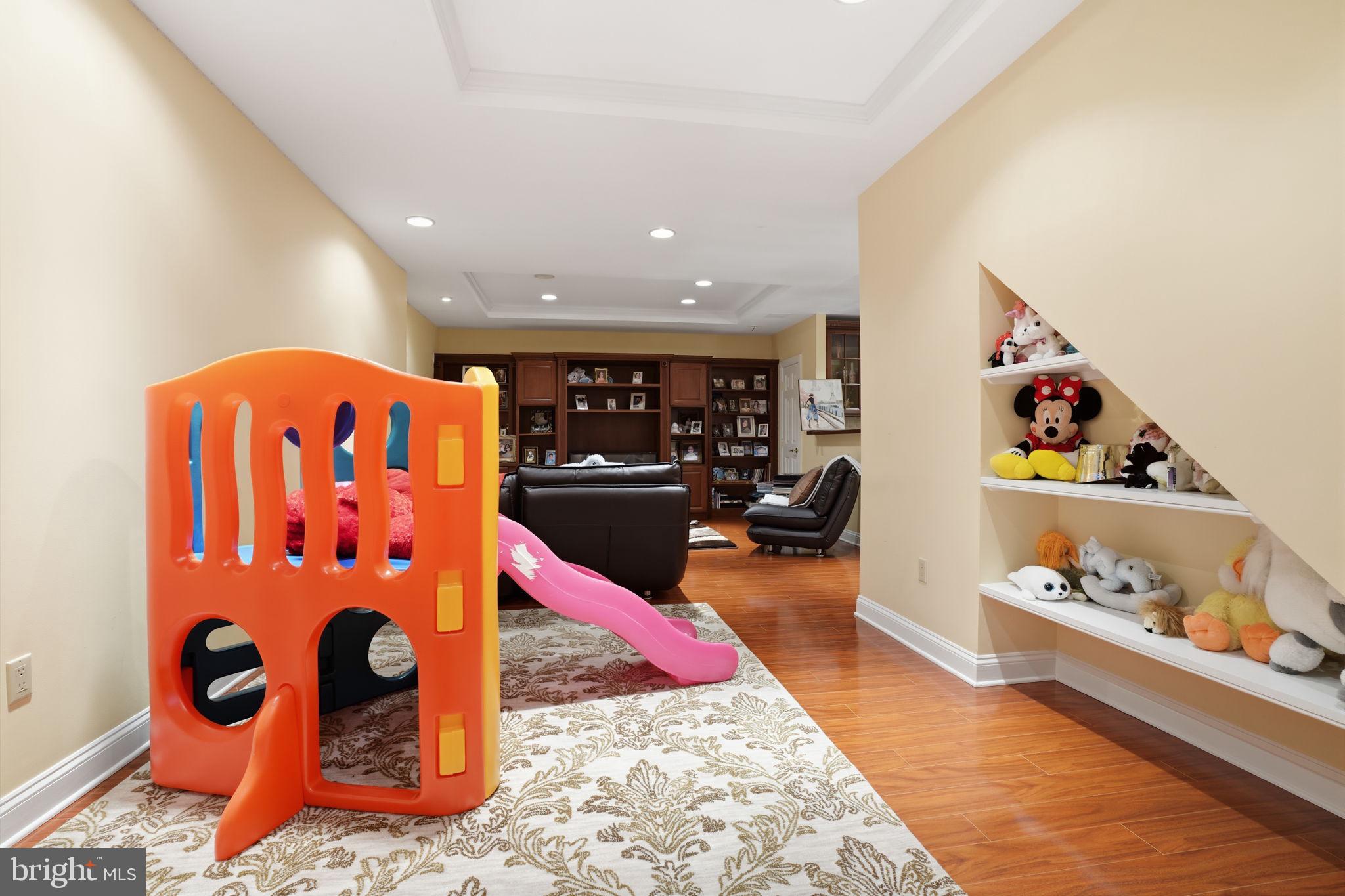 JUSTA FARMS - Residential