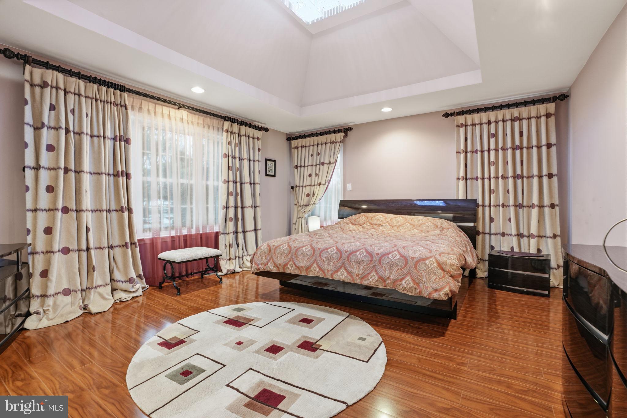 JUSTA FARMS - Residential