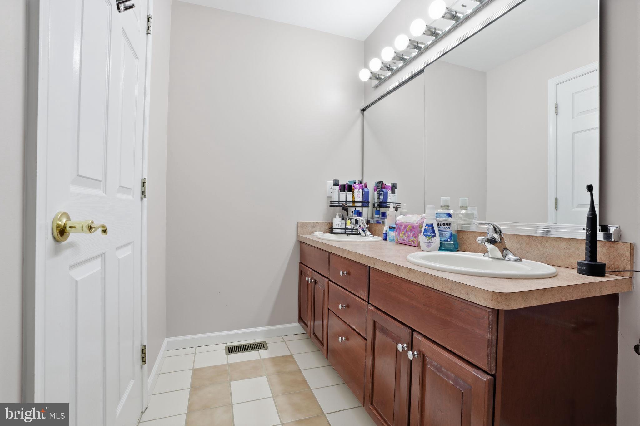 JUSTA FARMS - Residential