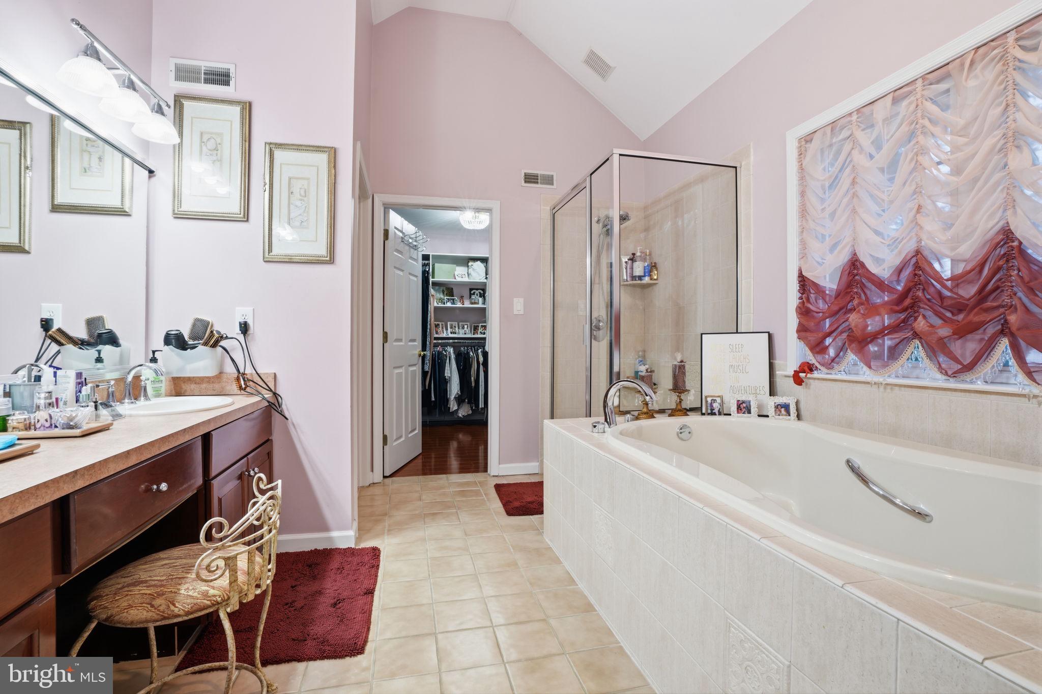 JUSTA FARMS - Residential