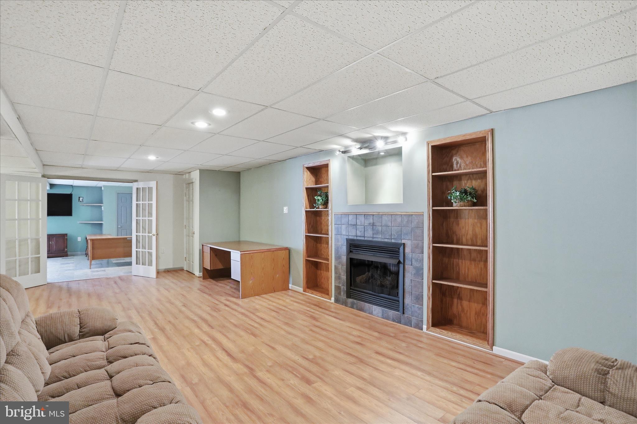 SHERWOOD FOREST - Residential