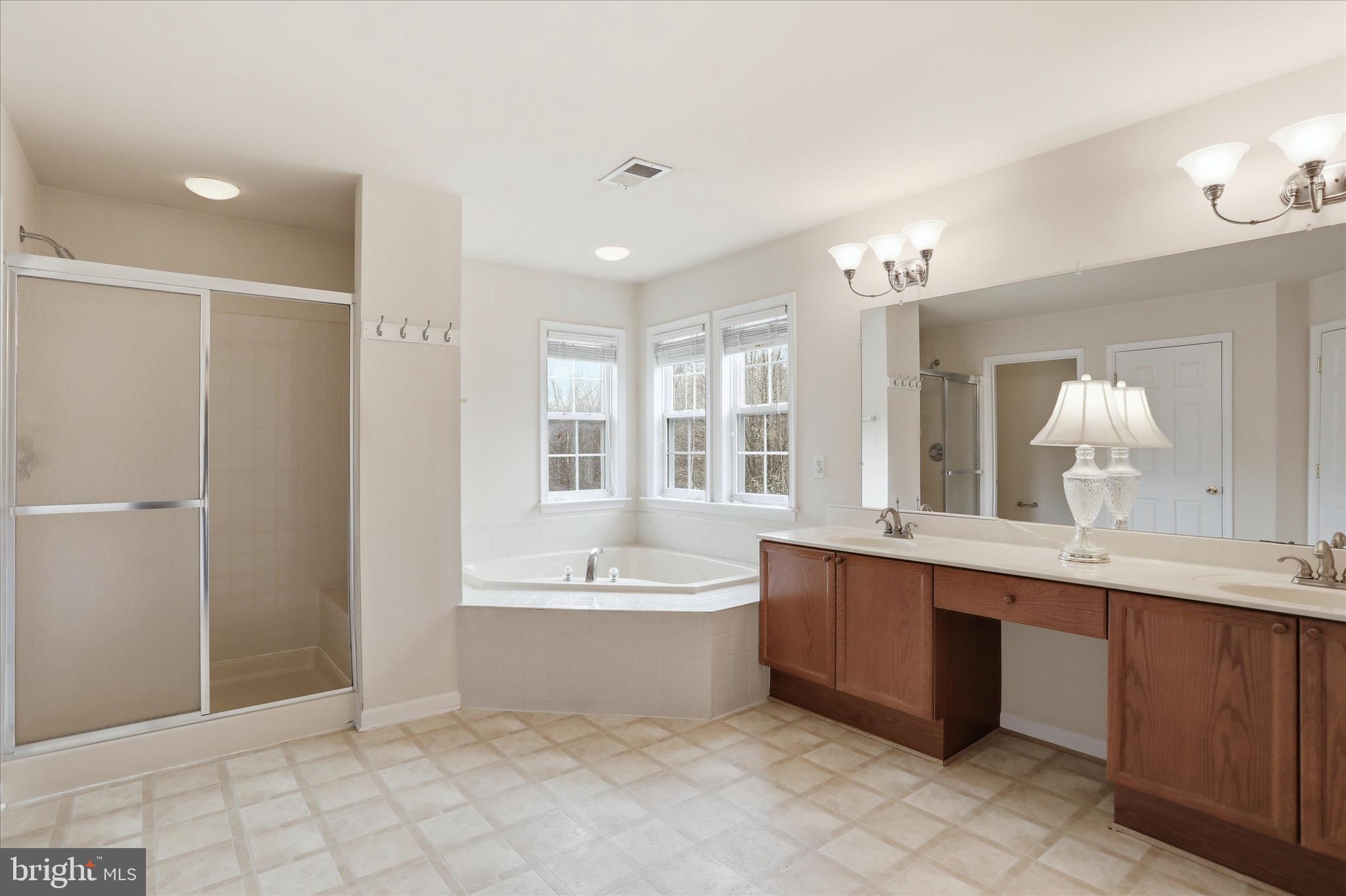 SHERWOOD FOREST - Residential