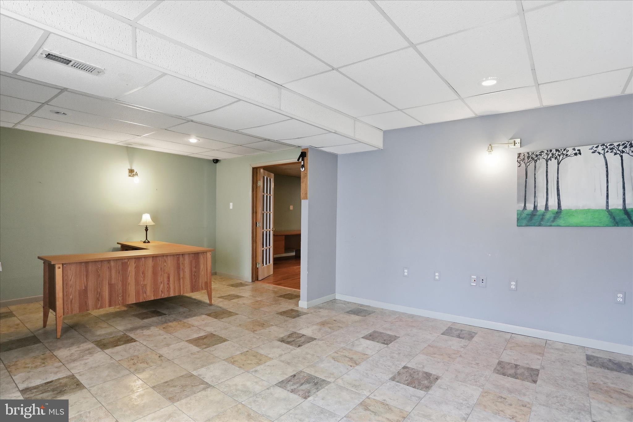 SHERWOOD FOREST - Residential