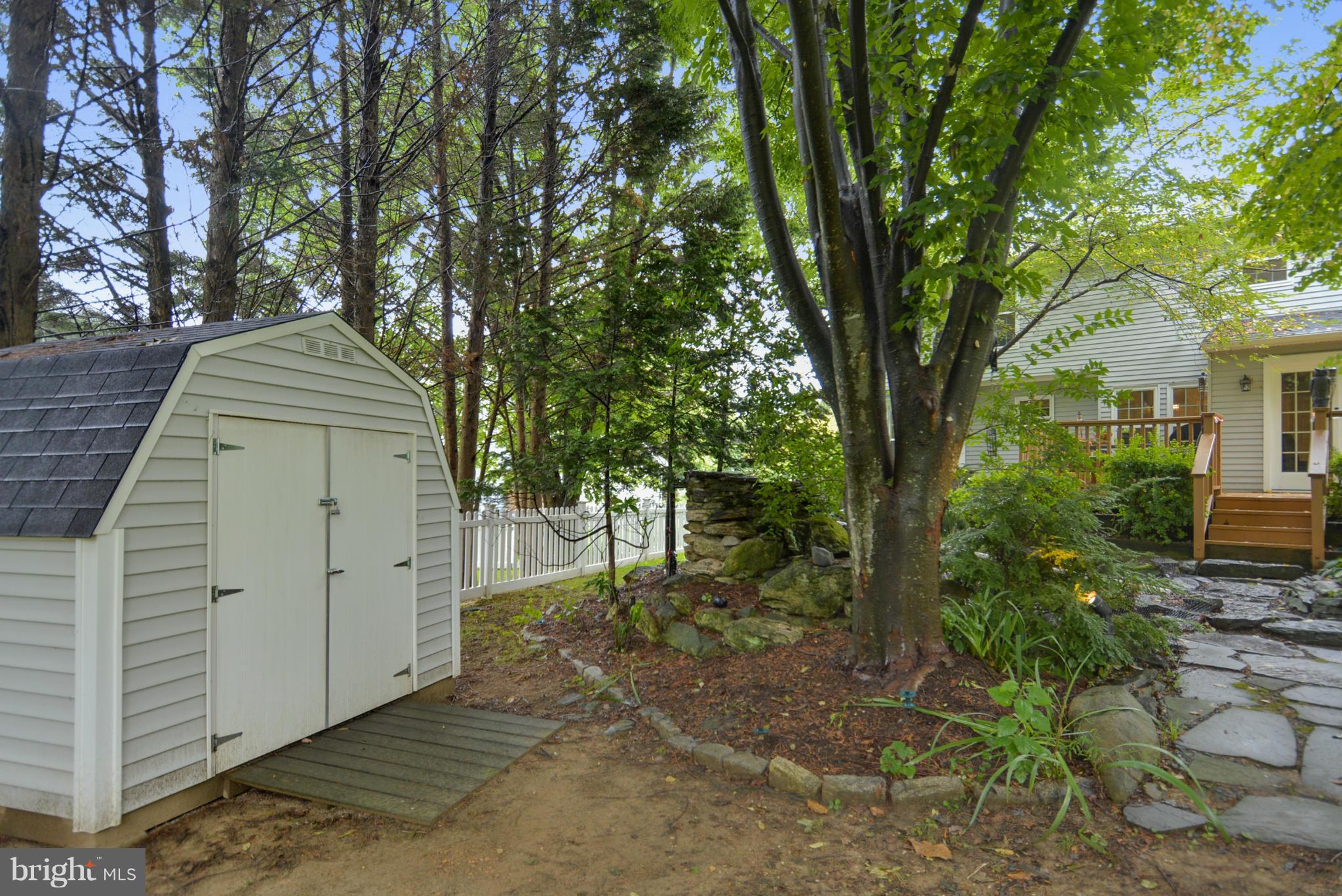 LONG MEADOW - Residential