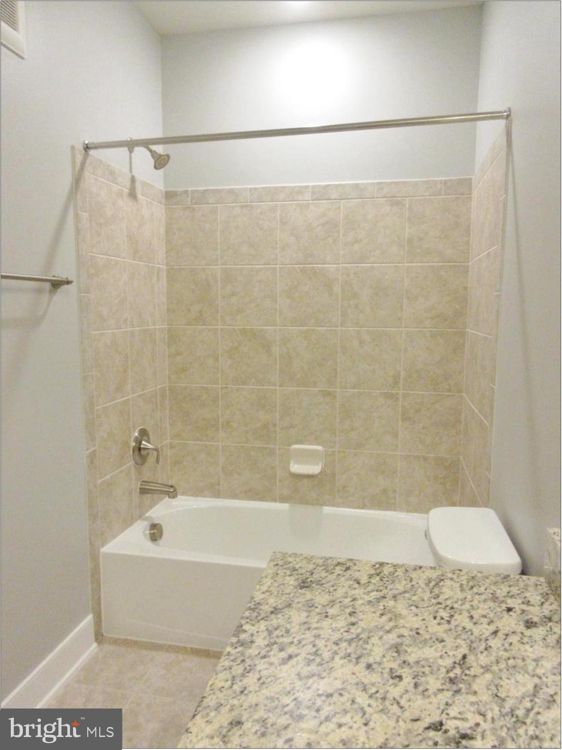 POTOMAC YARD CONDOMINIUM - Residential Lease