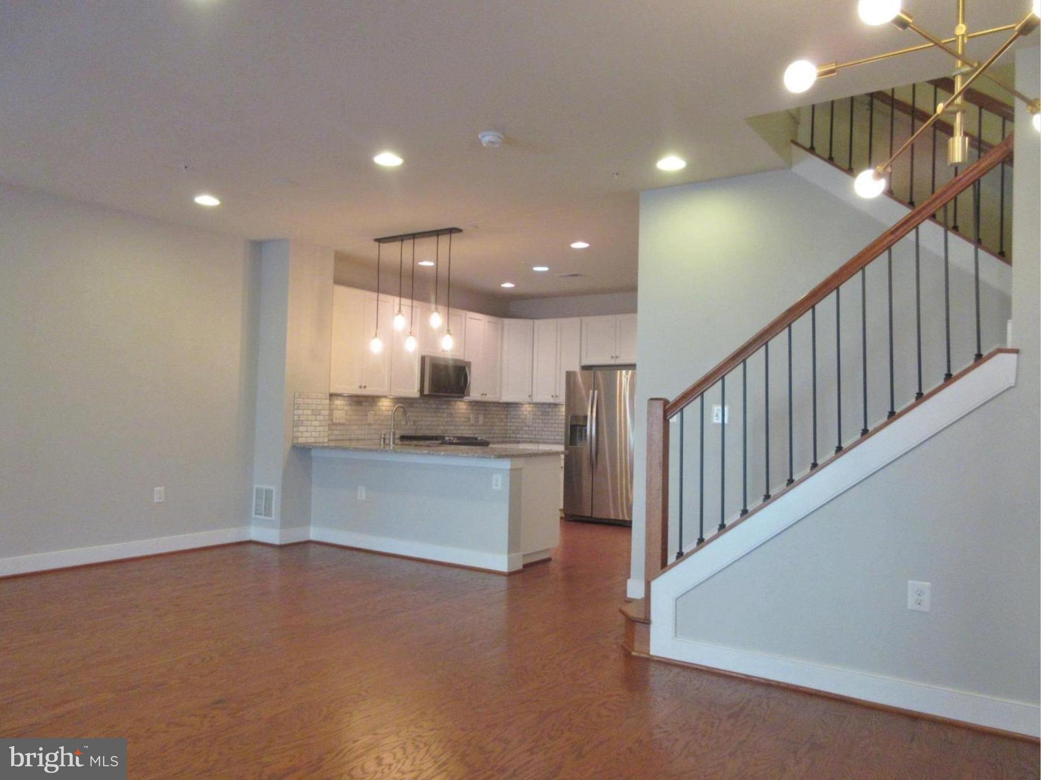 POTOMAC YARD CONDOMINIUM - Residential Lease