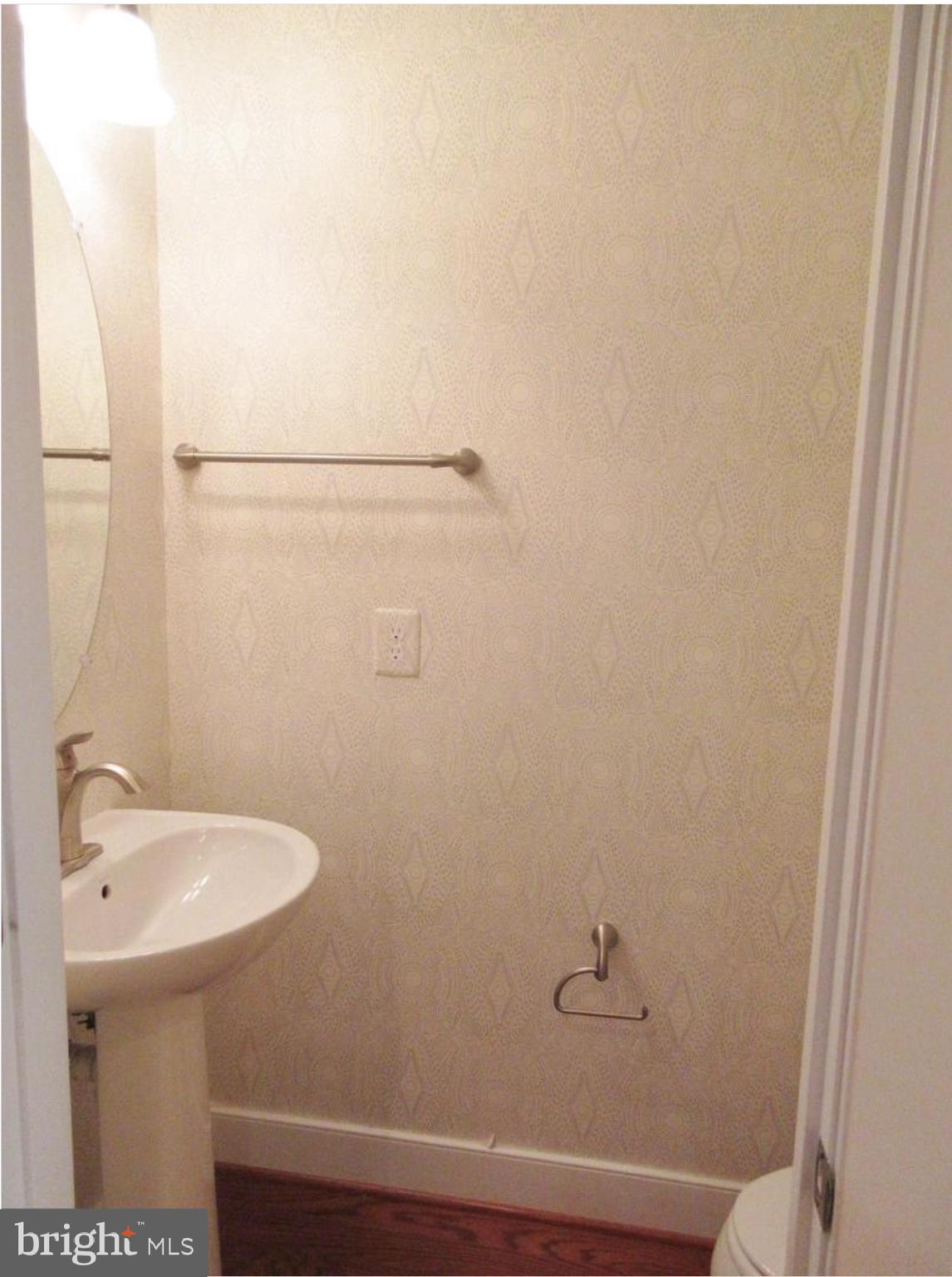 POTOMAC YARD CONDOMINIUM - Residential Lease