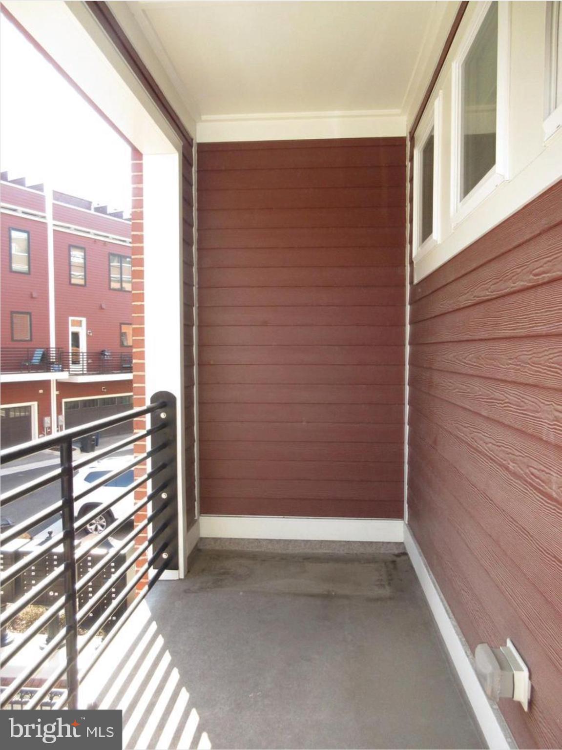 POTOMAC YARD CONDOMINIUM - Residential Lease