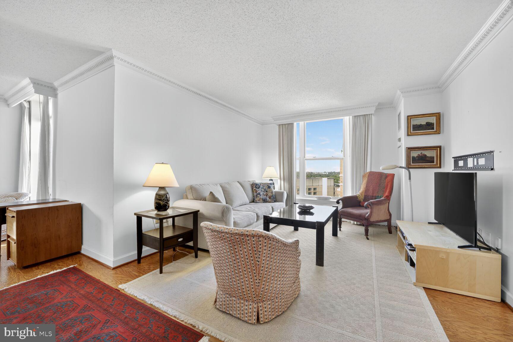 THE JEFFERSON - SUNRISE SENIOR LIVING - Residential