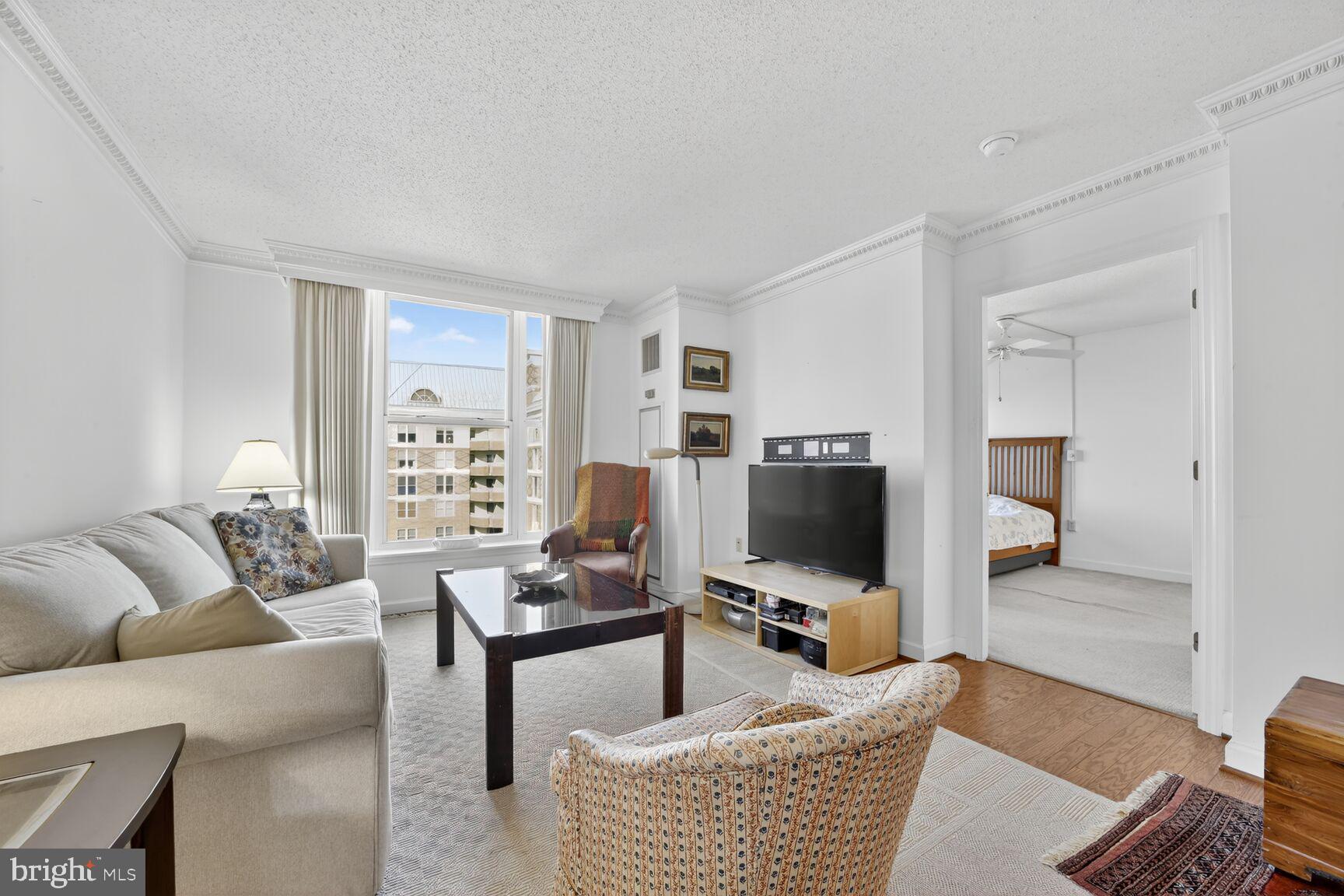 THE JEFFERSON - SUNRISE SENIOR LIVING - Residential