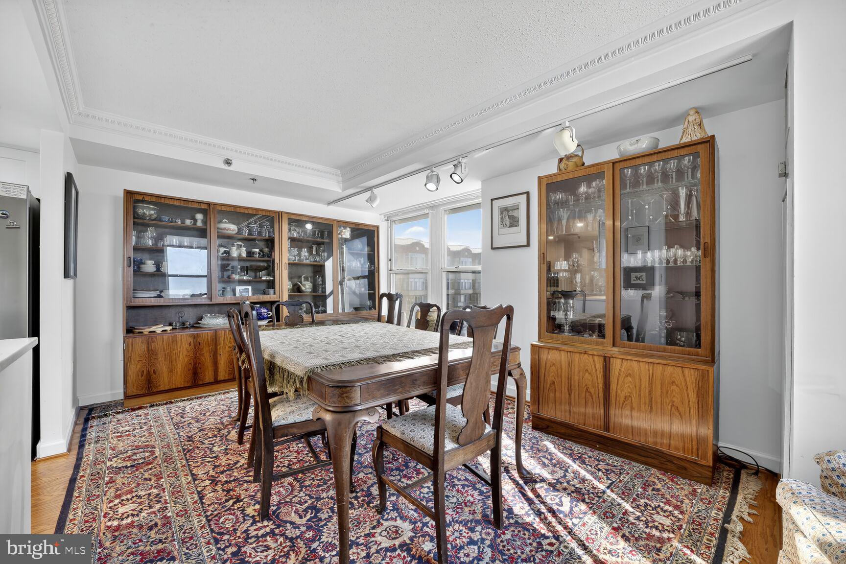 THE JEFFERSON - SUNRISE SENIOR LIVING - Residential