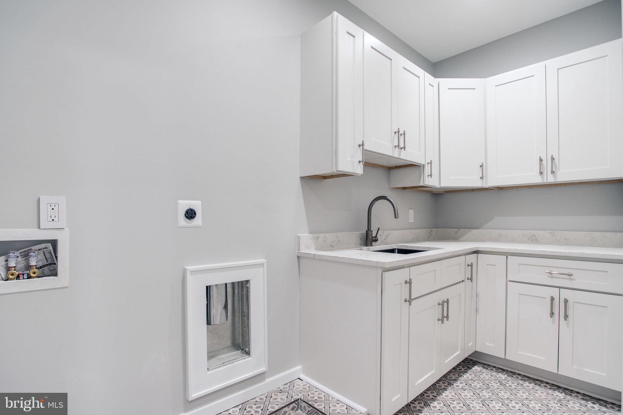 BROYHILLS MCLEAN ESTATES - Residential