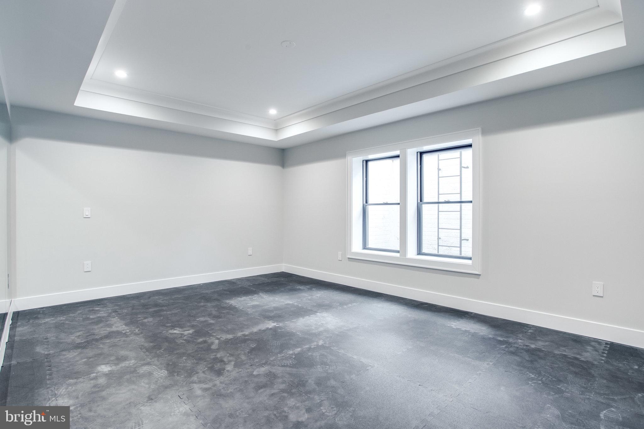 BROYHILLS MCLEAN ESTATES - Residential