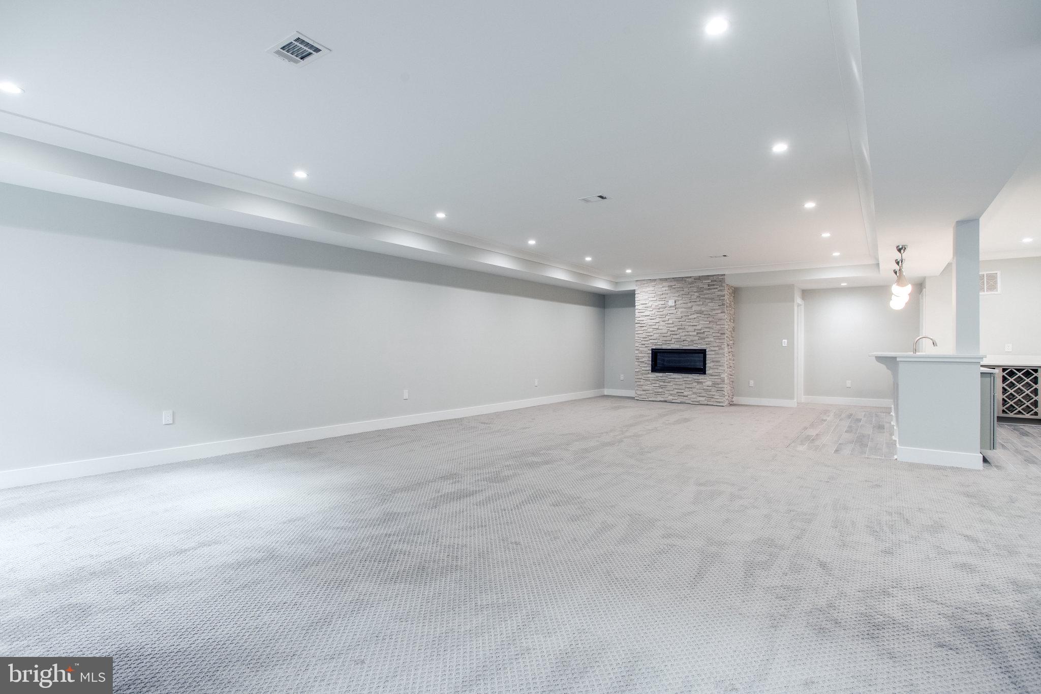 BROYHILLS MCLEAN ESTATES - Residential