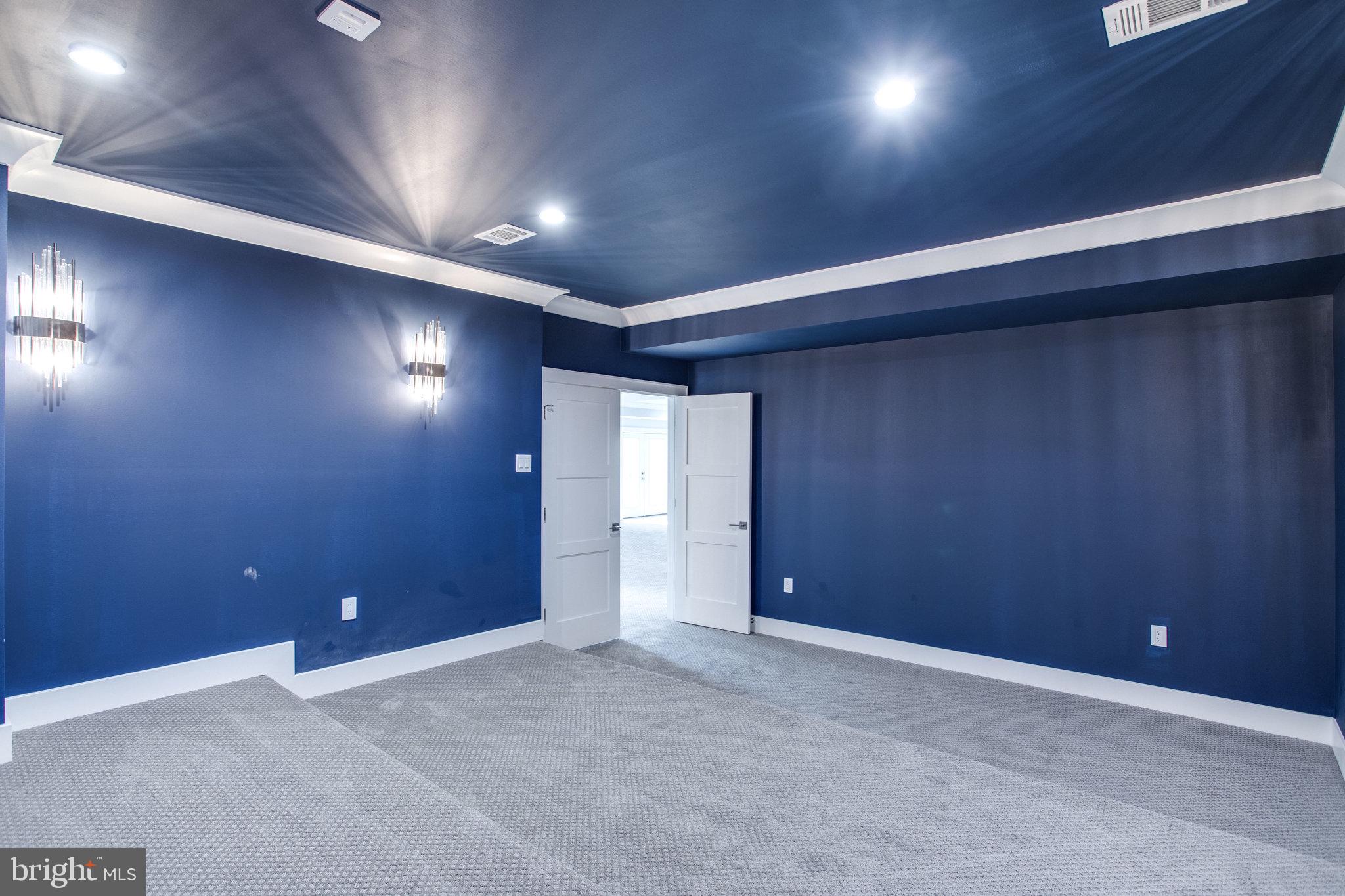 BROYHILLS MCLEAN ESTATES - Residential